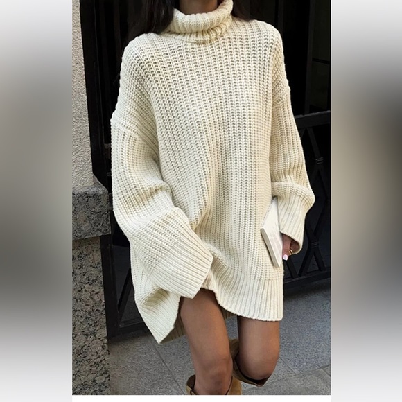 Minimalism Turtleneck Short Sweater Dress
Color: Beige
Size: L - Picture 1 of 4